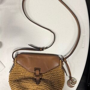 Michael Kors Crossbody Beige Brown Woven Straw Leather Medium Naomi Shoulder Bag